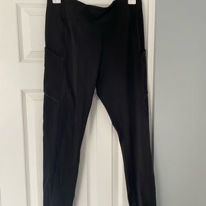 size 10 lululemon black reflective leggings with pockets
